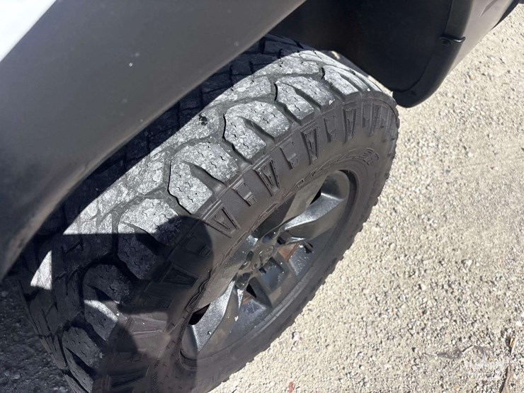 2012-ram-1500-tradesman-image-18
