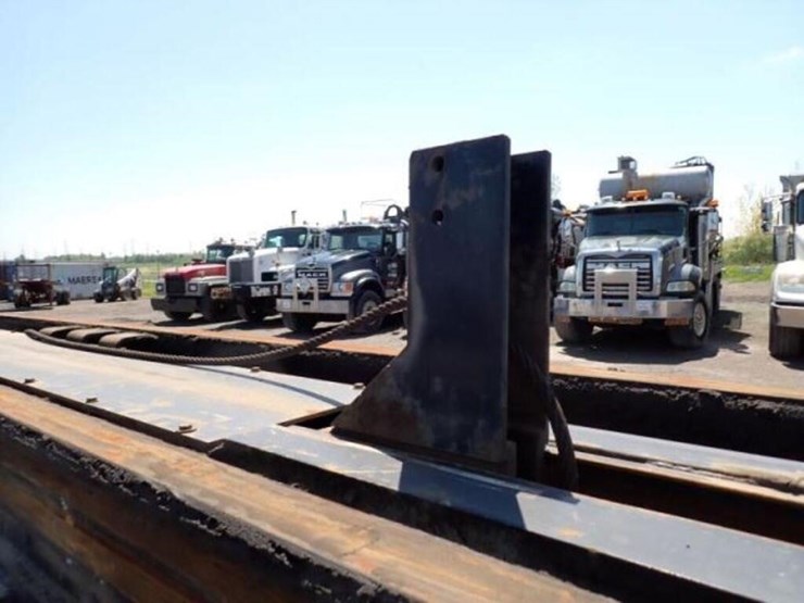 2015-mack-granite-gu813-image-76