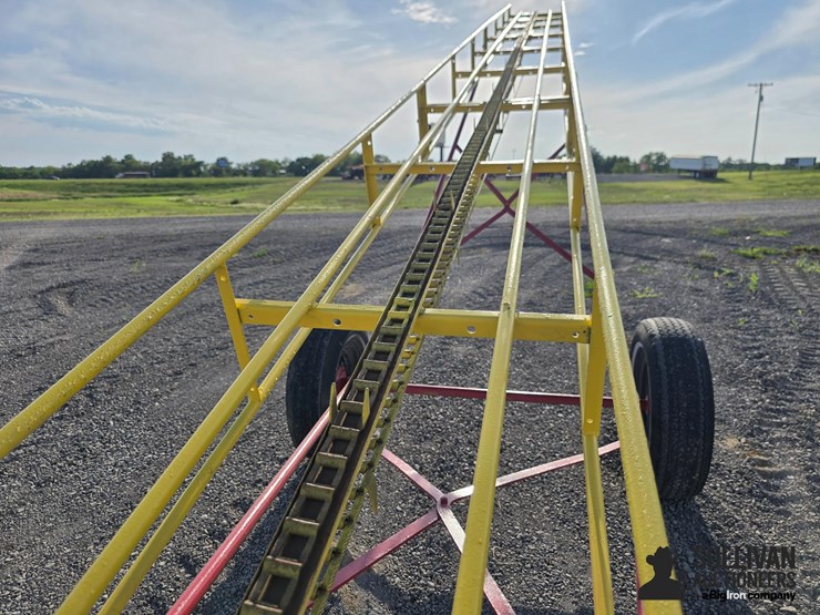 new-holland-132-image-10