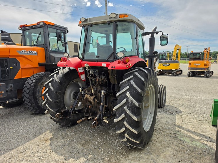 2005-massey-ferguson-6465-image-17