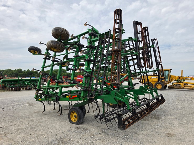 2011-john-deere-2210-image-9
