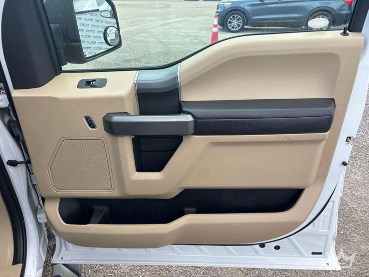 2016-ford-f150-image-27