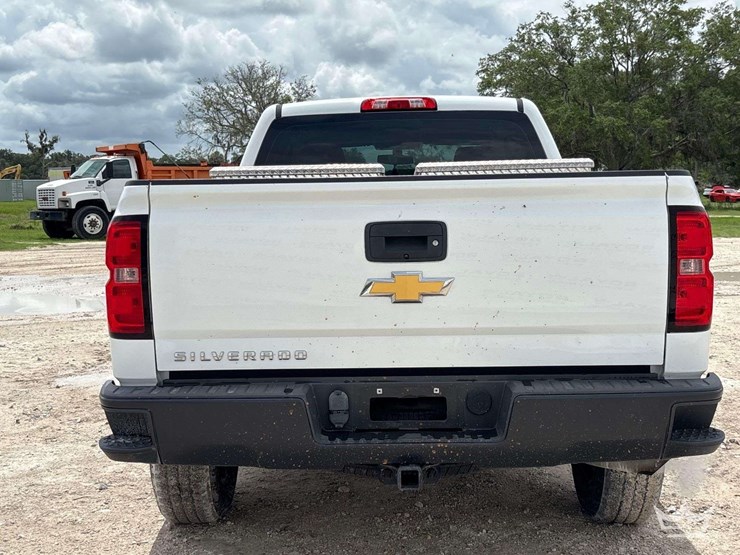 2018-chevrolet-silverado-1500-image-23