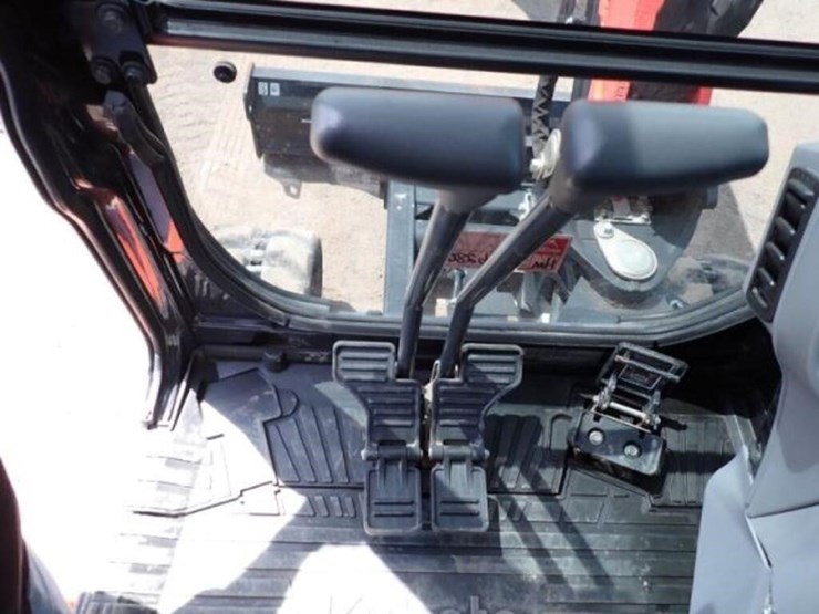 2022-kubota-kx033-4-image-13
