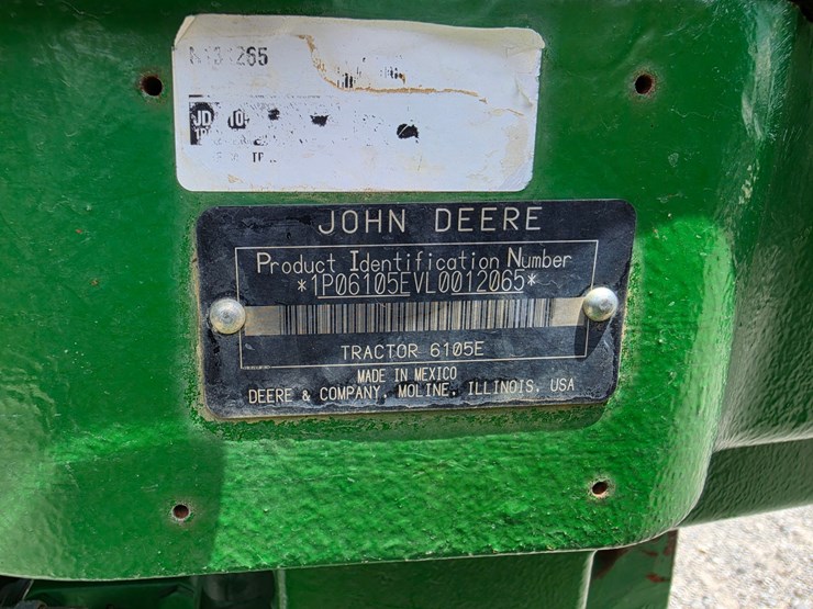 2020-john-deere-6105e-image-3