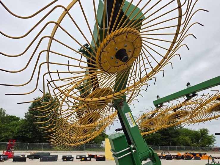 #207208-•-2013-ogden-hayrunner-wheel-rake-image-5