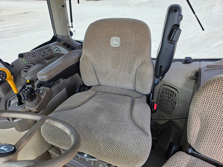 2016-john-deere-6145r-image-12