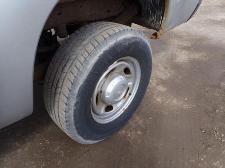 2013-ford-f250-xl-image-32