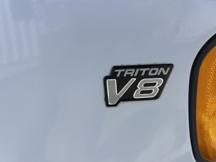 2002-ford-e250-image-14