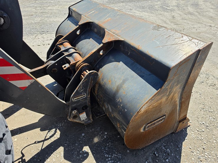 2021-doosan-dl220-image-25