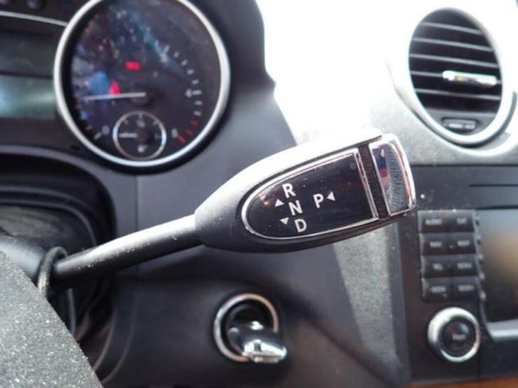2007-mercedes-benz-ml320-image-14