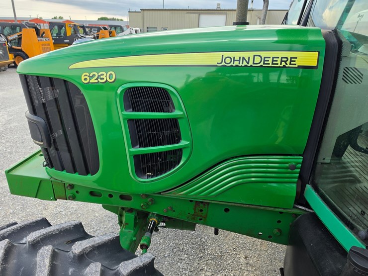 2010-john-deere-6230-image-18
