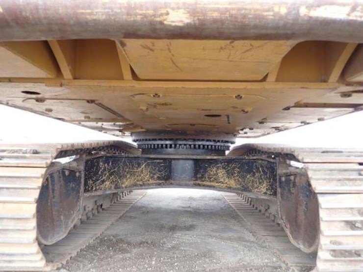 2015-caterpillar-349fl-image-42