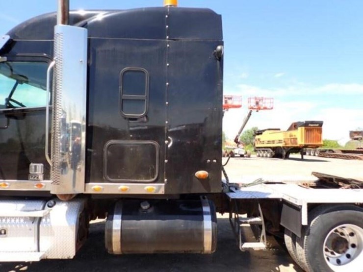 2018-freightliner-coronado-122-image-43