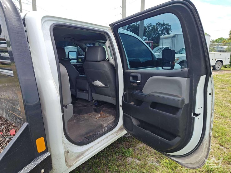 2019-chevrolet-silverado-3500-image-17
