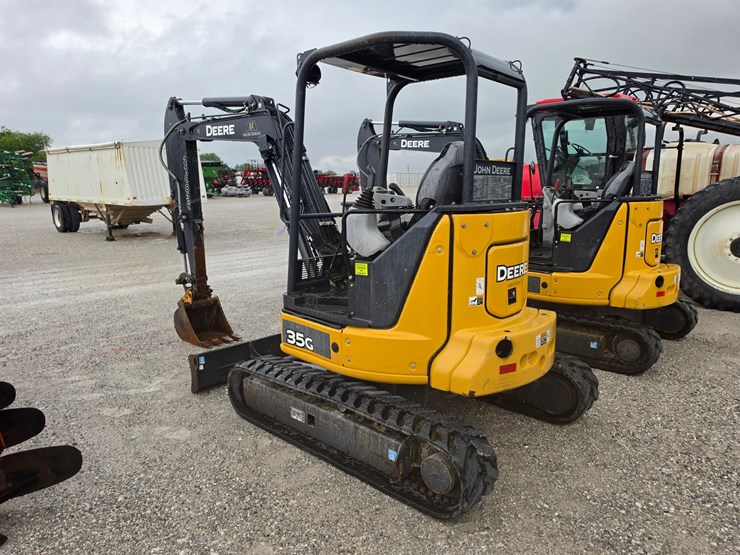 2020-deere-35g-image-13