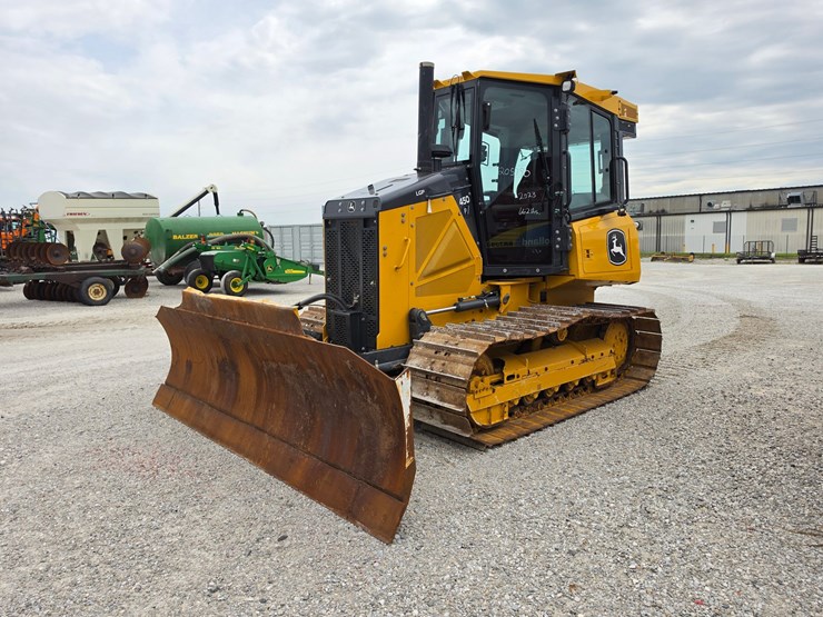 2023-deere-450-lgp-image-1