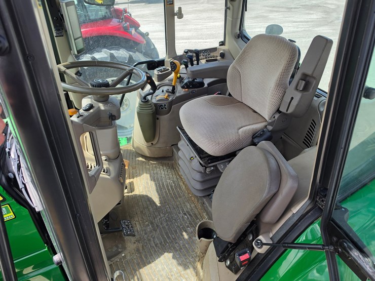 2023-john-deere-6145m-image-10