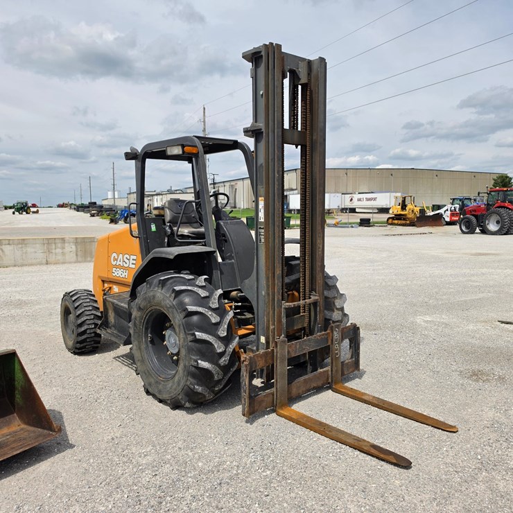 2020 CASE 586H