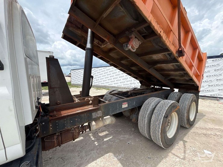 2008-gmc-c8500-t/a-dump-truck-image-5