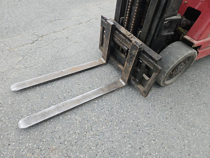 clark-gcx20-propane-forklift-image-10