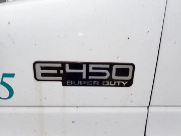 2004-ford-e450-image-19