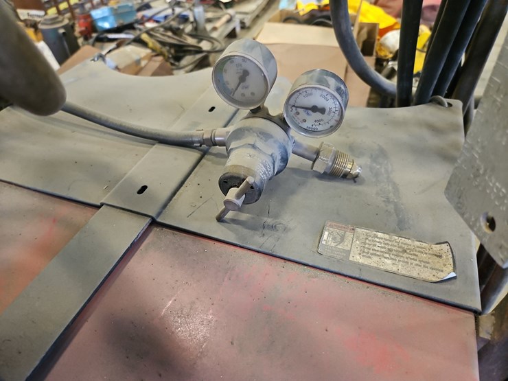 lincoln-electric-dc-400-electric-welder-image-9