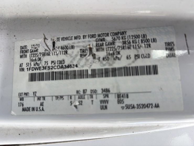 2012-ford-e350-image-34