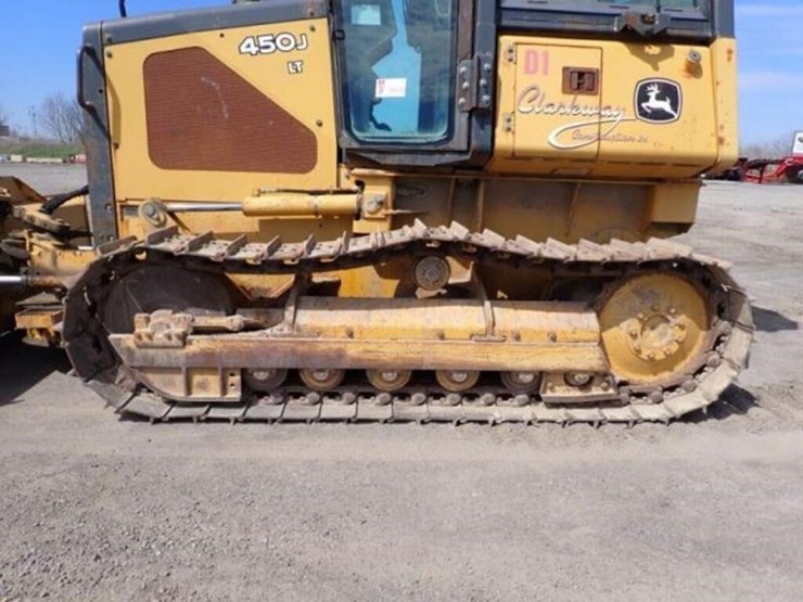 2005-deere-450j-lt-image-33