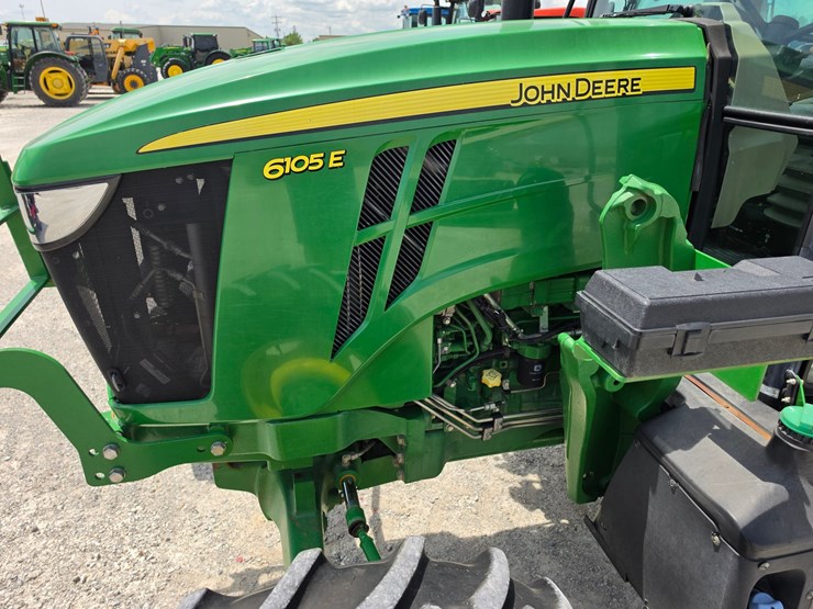2020-john-deere-6105e-image-18