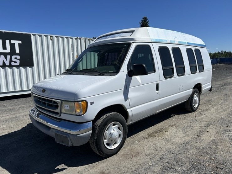 2002-ford-e250-image-1