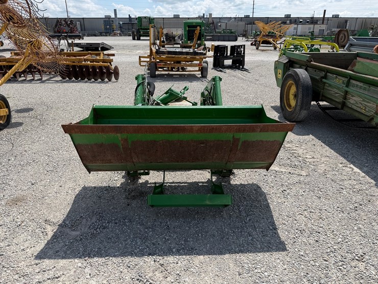 2022-john-deere-520m-image-2