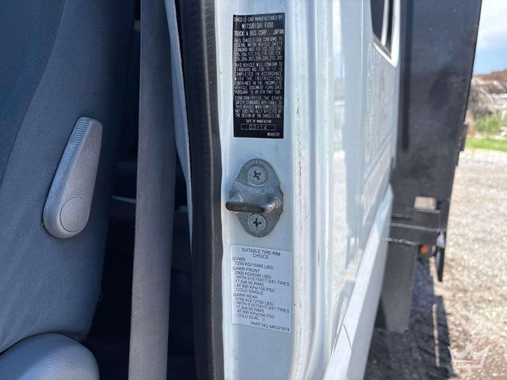 2015-mitsubishi-fuso-fec72w-image-8