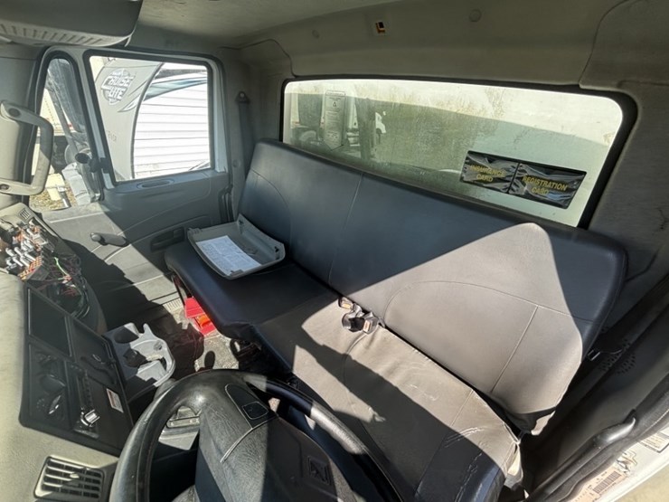 2012-international-durastar-4300-image-14