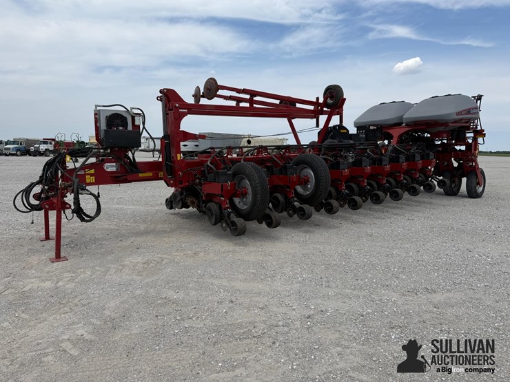 2014-case-ih-1255-image-1