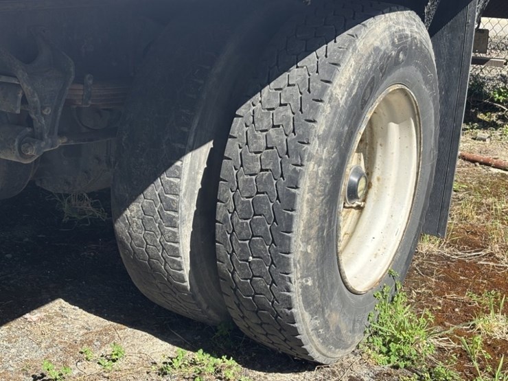 2012-international-durastar-4300-image-6