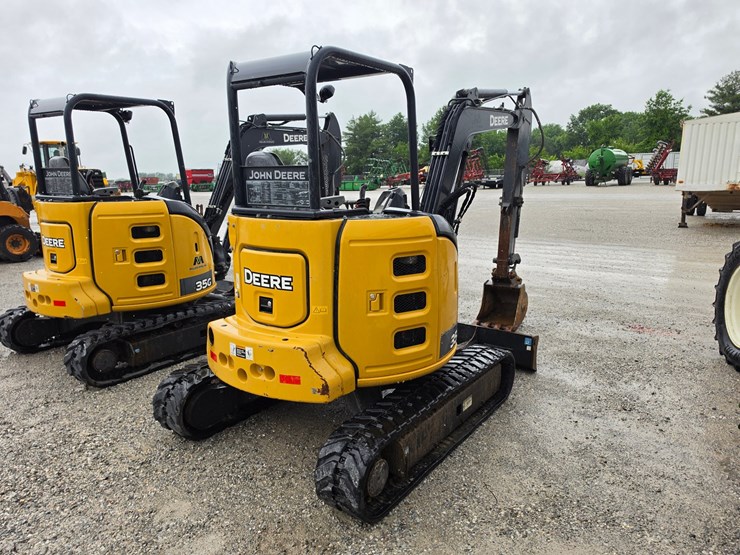 2020-deere-35g-image-16