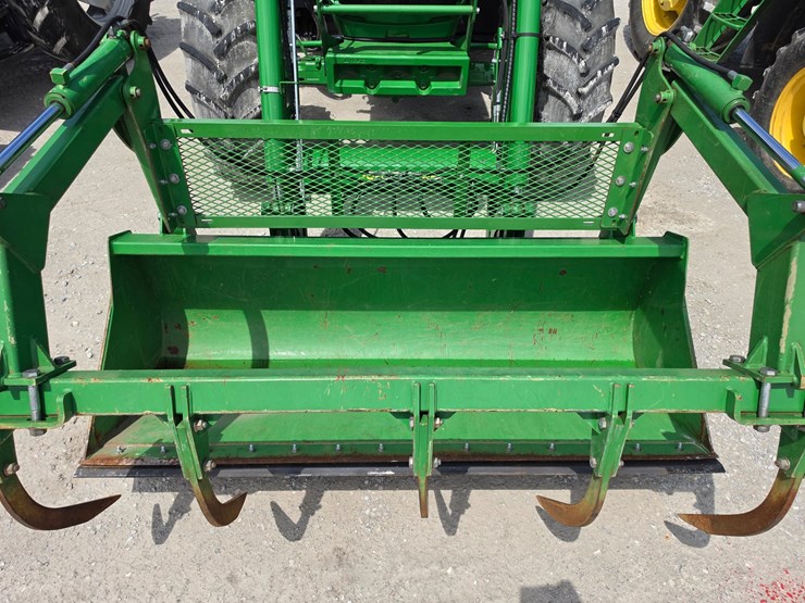 2023-john-deere-6145m-image-3
