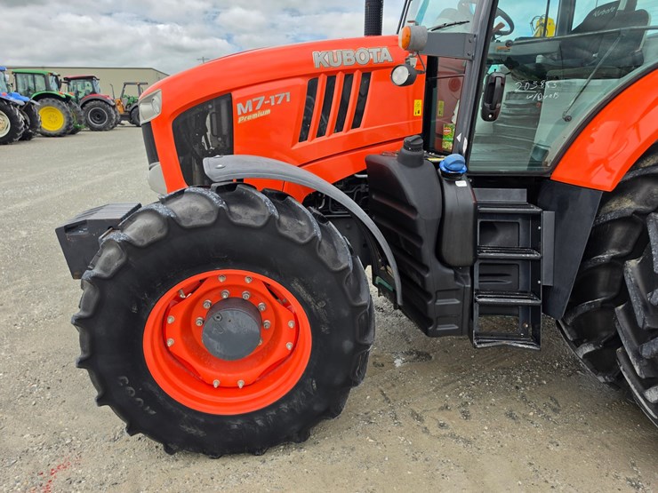 2015-kubota-m7-171-image-18
