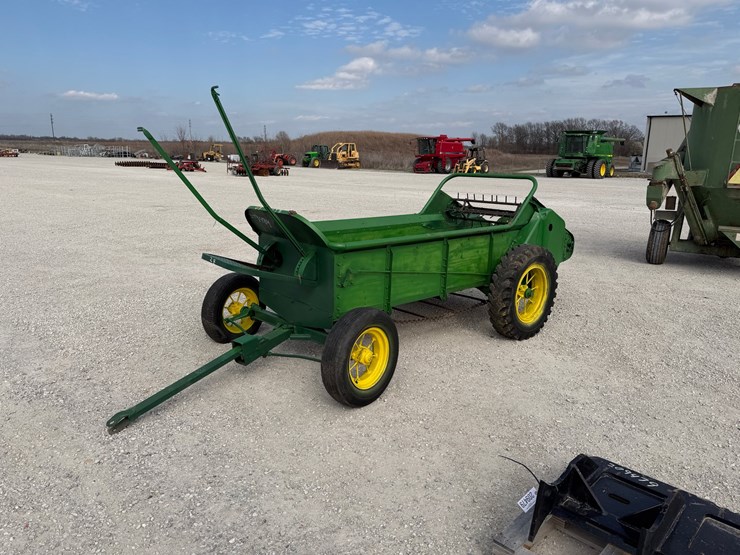 #209484-•-john-deere-manure-spreader-image-1