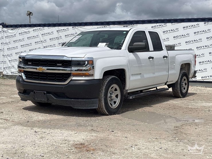 2018-chevrolet-silverado-1500-image-1