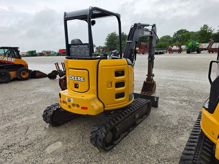 2020-deere-35g-image-16