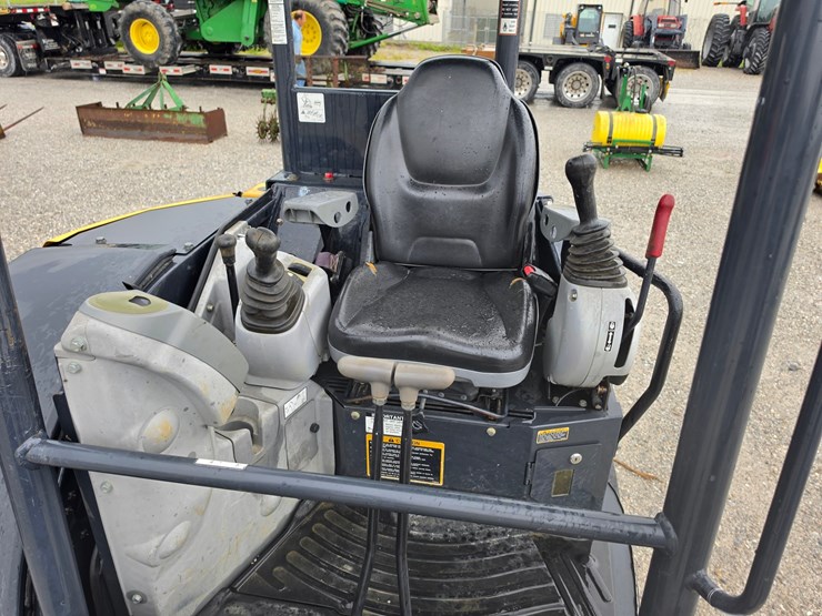 2020-deere-35g-image-8