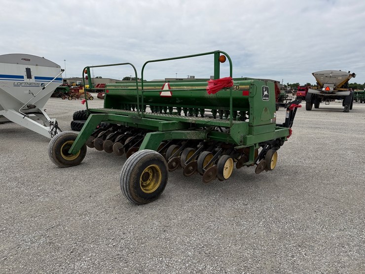 john-deere-750-image-10