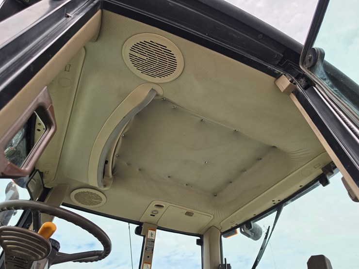 2003-john-deere-7520-image-6