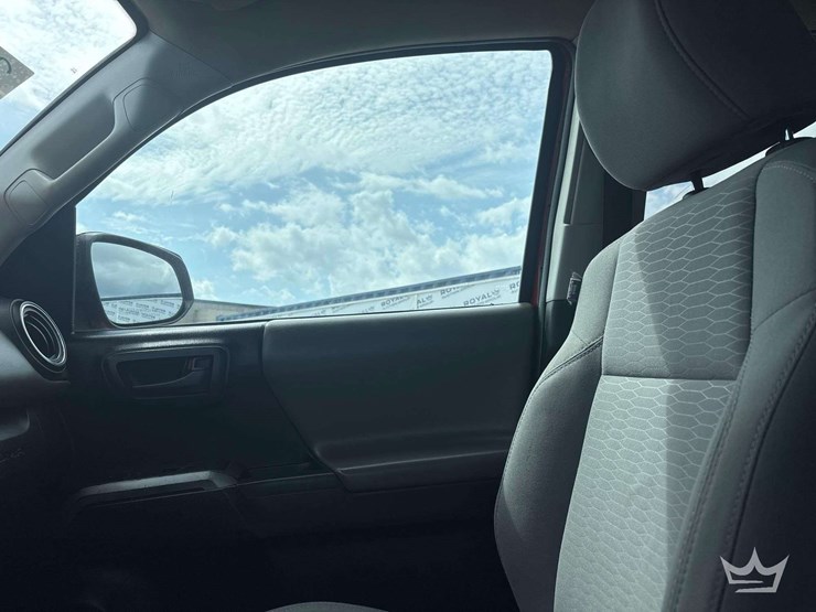 2017-toyota-tacoma-image-12