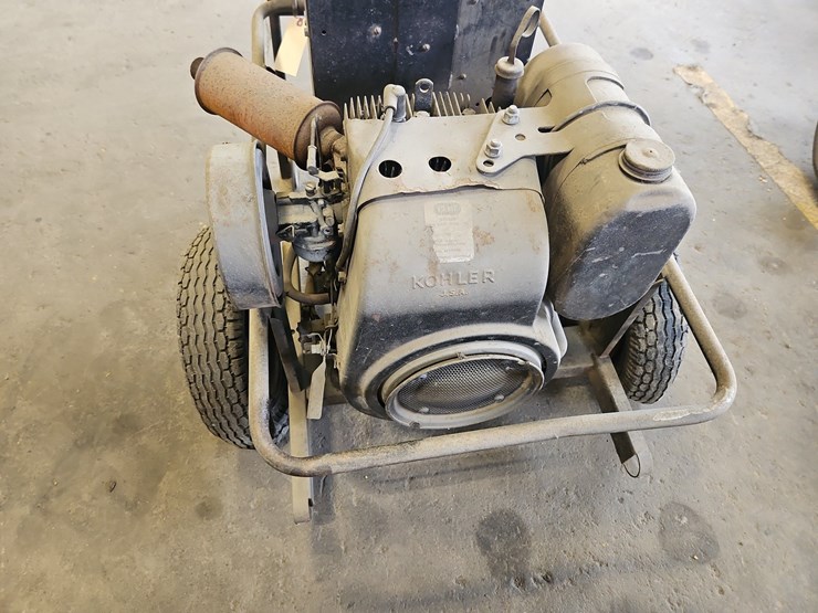 miller-roughneck-1e-welder-image-5