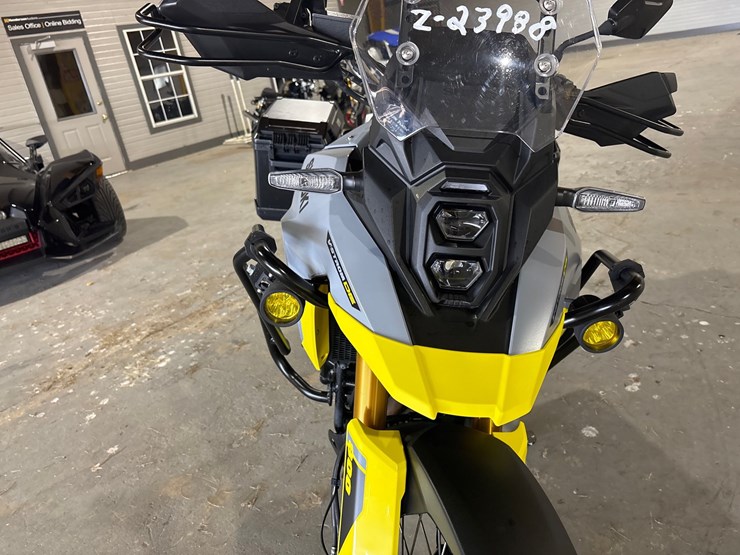#23988-•-2023-suzuki-dl800de-image-7