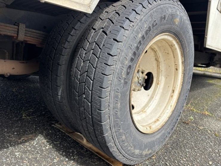 2012-ford-e350-image-11