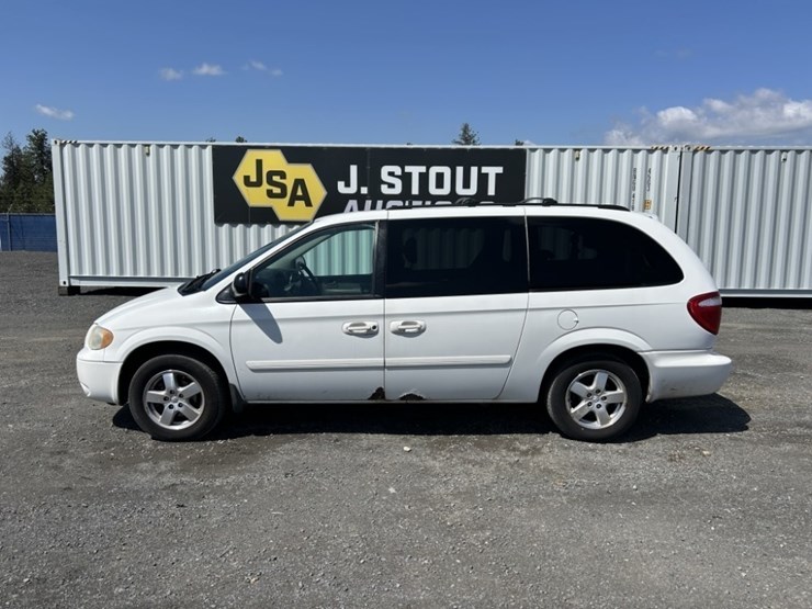 2006-dodge-grand-caravan-image-2